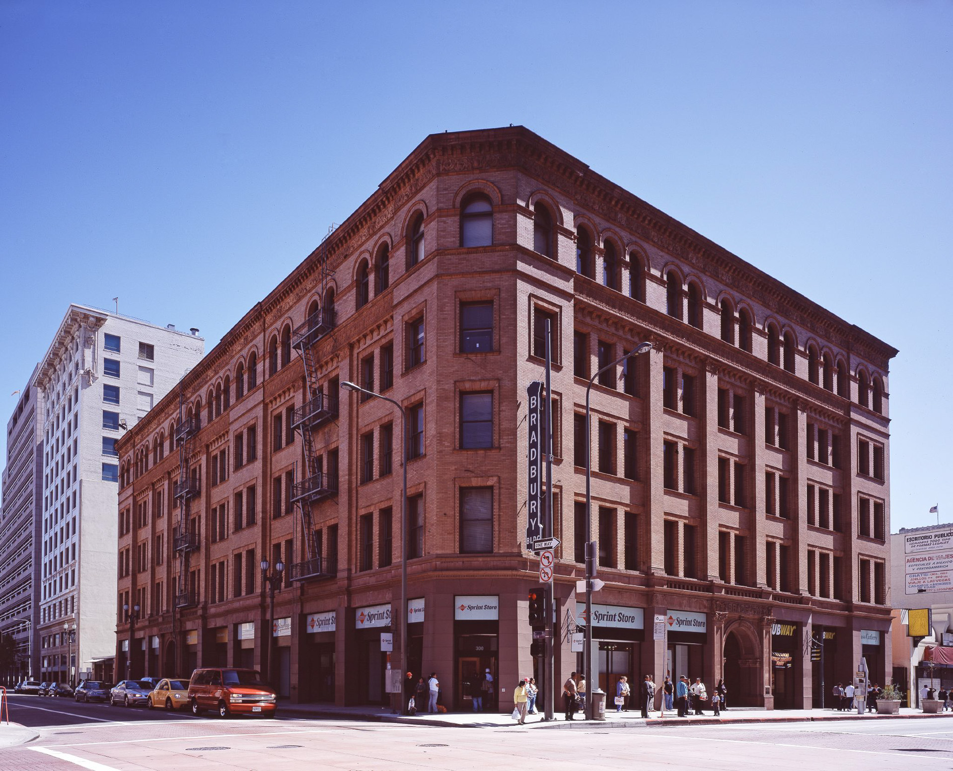 1537368083565-Best-Buildings-in-LA-Bradbury-Building